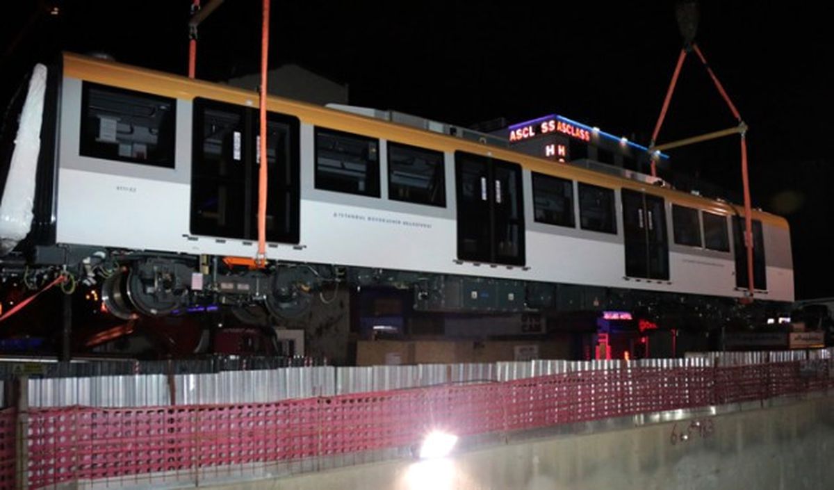 Yeni Metro Raylara İndi