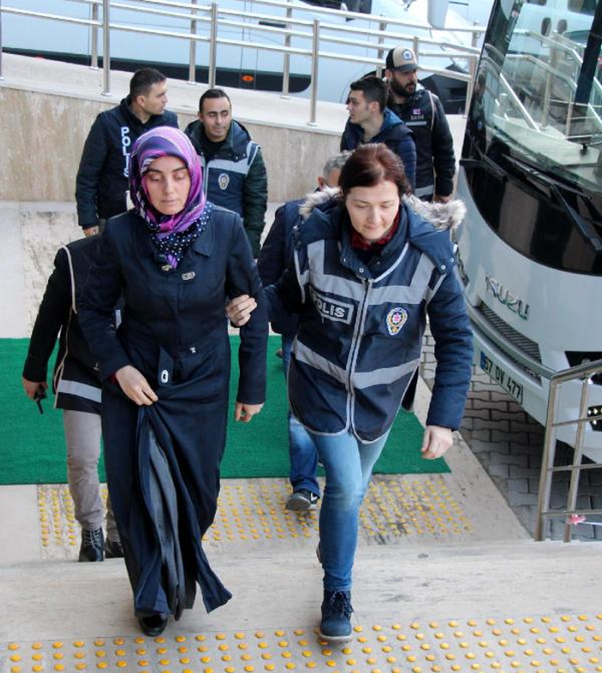 Zonguldak\'ta Fetö\'den 8 Kişi Adliyede