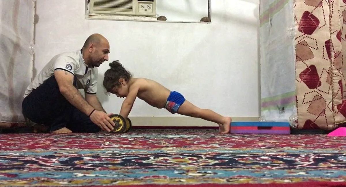 3 Yaşındaki İranlı Akrobat Çocuk İnternet Fenomeni Oldu