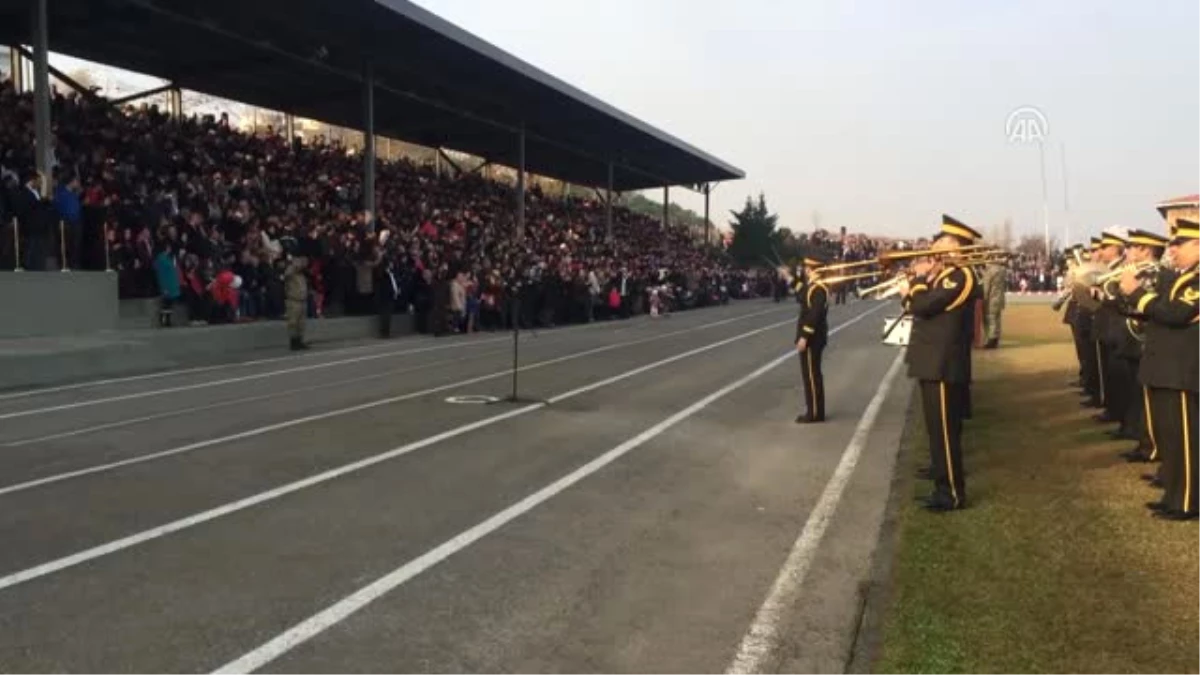 Acemi Eğitimini Tamamlayan Askerlerin Yemin Töreni