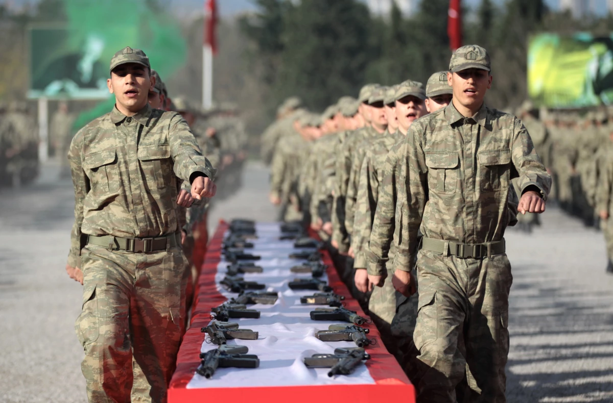 Acemi Eğitimini Tamamlayan Askerlerin Yemin Töreni