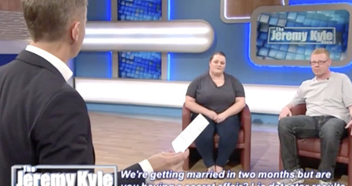 Aldatan Kadın, Düğününe İki Hafta Kala Televizyon Şovunda Terk Edildi