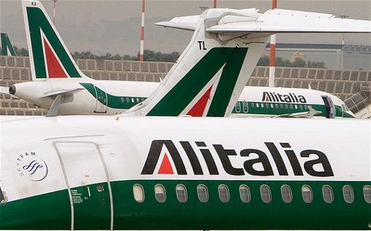 Alitalia 2 Bin Kişiyi İşten Çıkarabilir