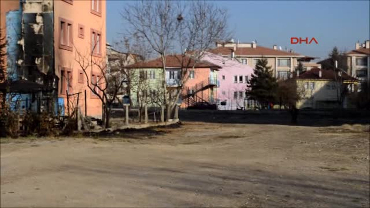 Ankara - Çocukların Otları Tutuşturduğu Yangın Binaya Sıçradı