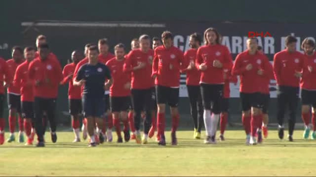 Antalyaspor\'da Eto\'o Antremana Çıktı