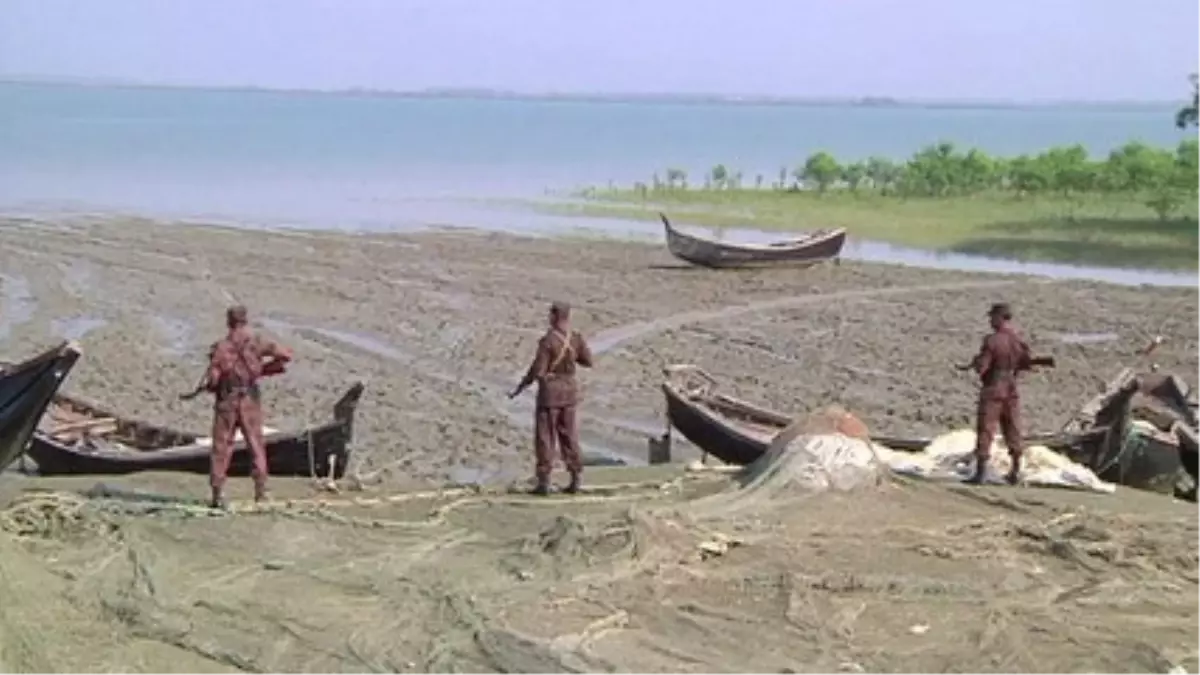 Arakan Müslümanları Bangladeş\'e Kaçış Yolunda Hayatlarını Kaybediyor