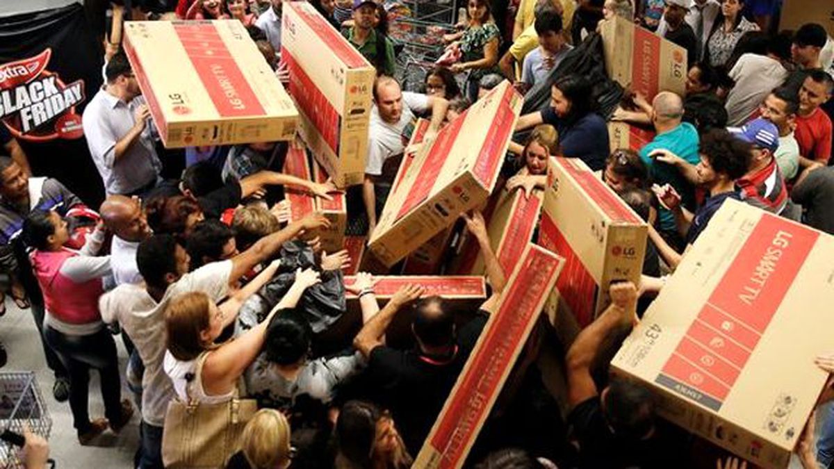 Başakşehir Kulübü, 'Cumalar Hayırlıdır' Sloganıyla İndirime Gitti