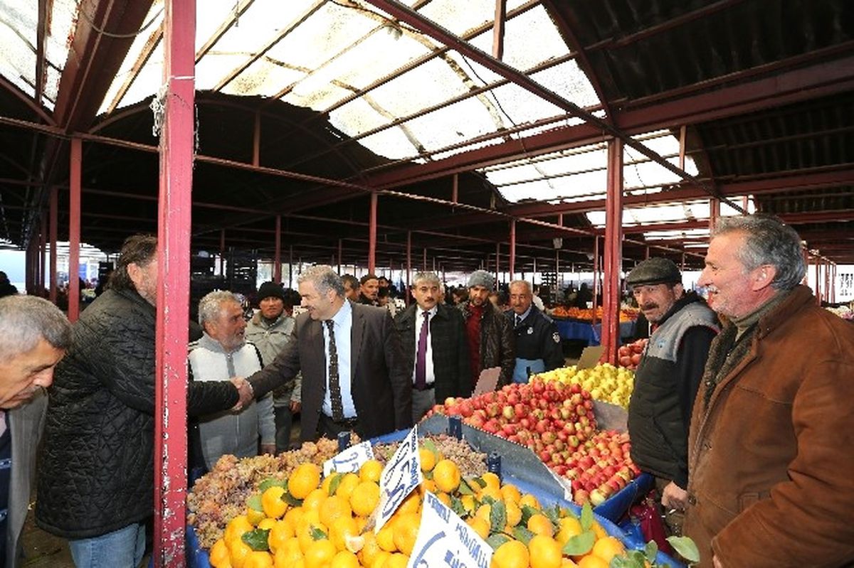 Başkan Çelik, Perşembe Pazarı\'nda