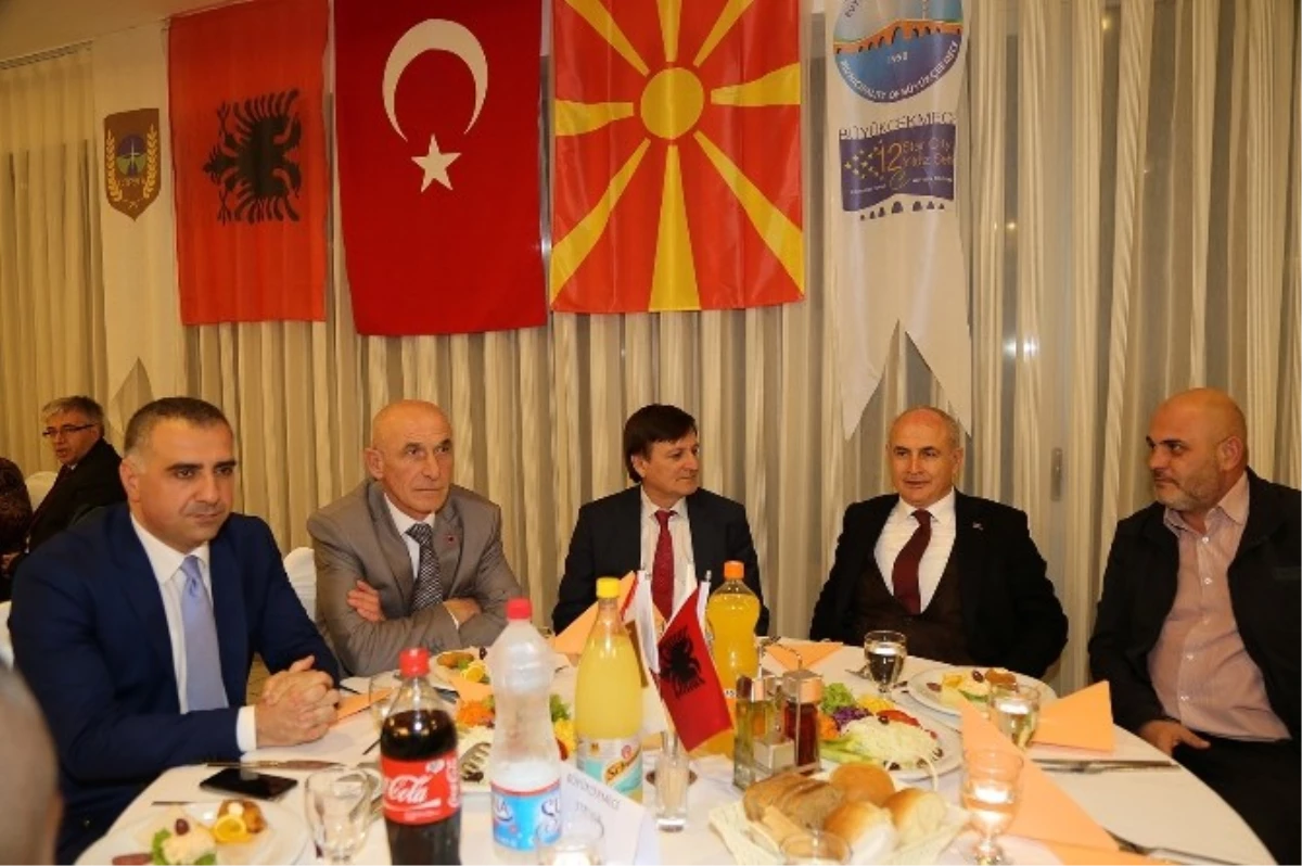 Başkan Dr. Hasan Akgün: "Atatürk\'ü Yetiştirmiş Öğretmenleri Minnetle Anıyorum"