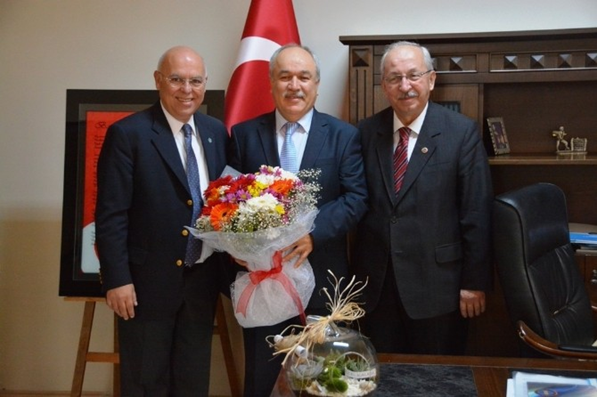 Başkan Eşkinat İl ve İlçe Milli Eğitim Müdürlerini Ziyaret Etti