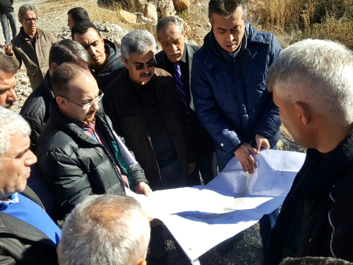 Başkan Özdemir, Erkenek İçme Suyu İsale Hattında İncelemelerde Bulundu