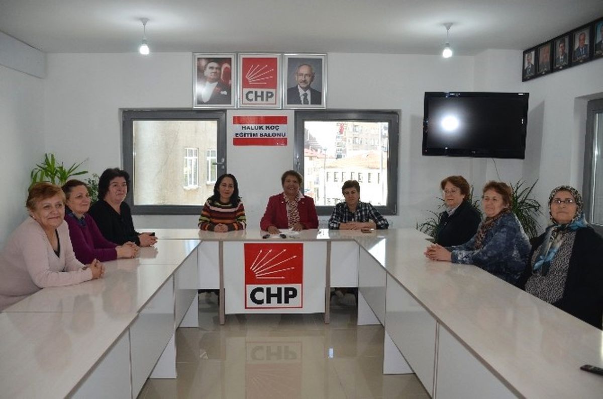 Bilecik\'te CHP\'li Kadınlar Kadına Şiddeti Kınadı