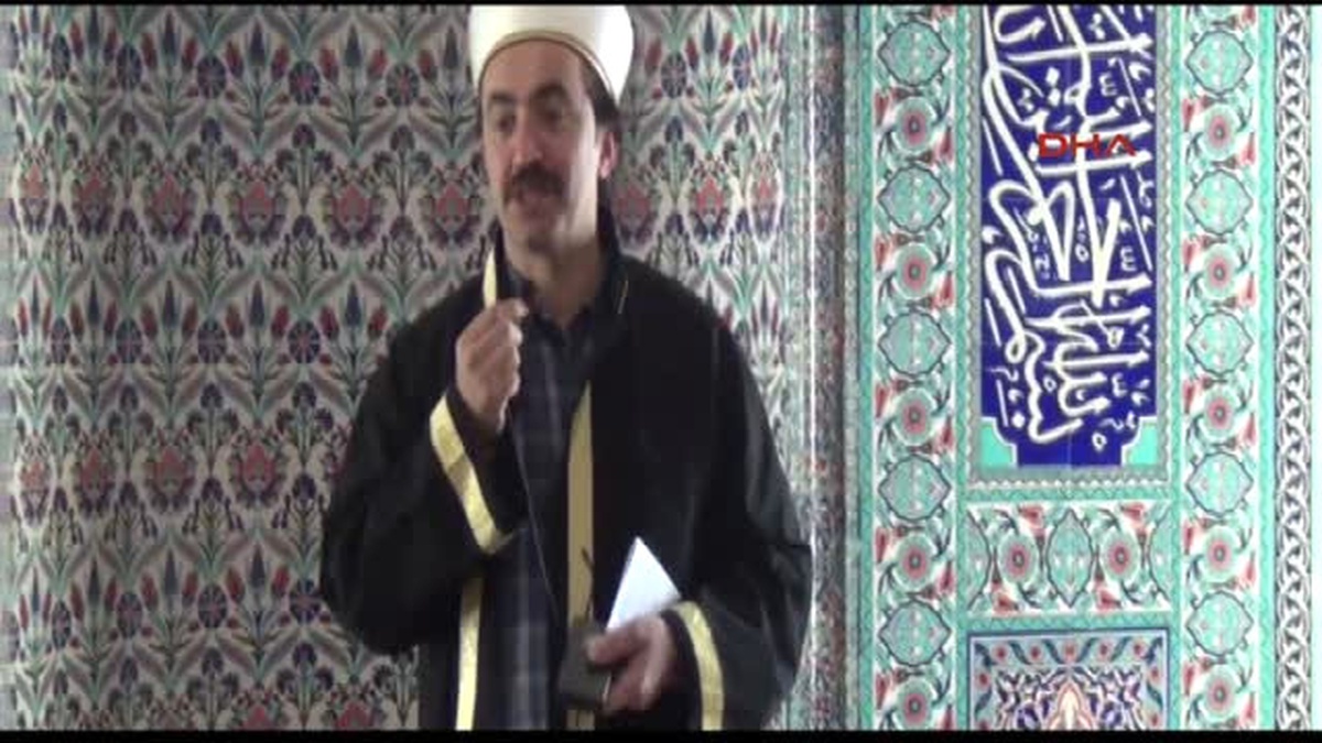 Bursa Cuma Namazı Öncesi Polisten Cemaate \'Dolandırıcılık\' Uyarısı