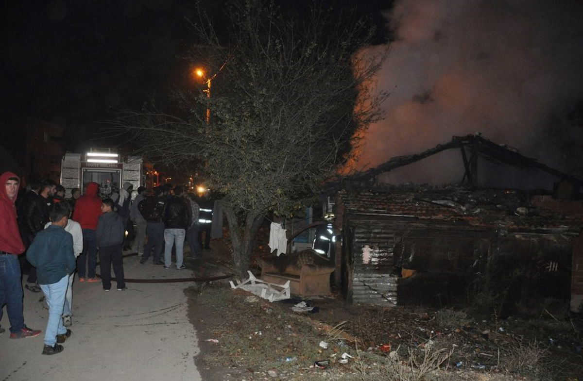Bursa\'da Ev Yangını