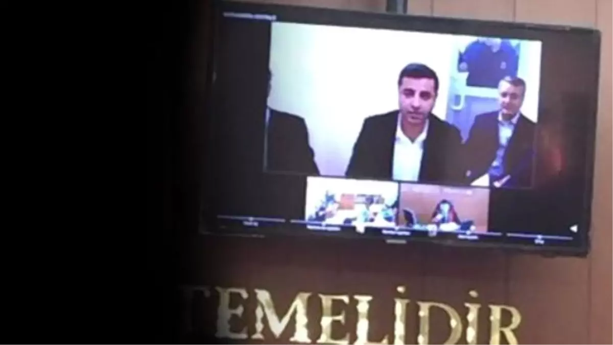 Cezaevindeki Demirtaş'tan İlk Görüntü