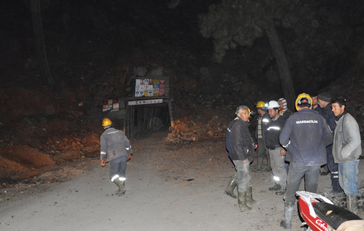 Dha Yurt - Krom Madeninde Göçük: 1 İşçi Mahsur (2)