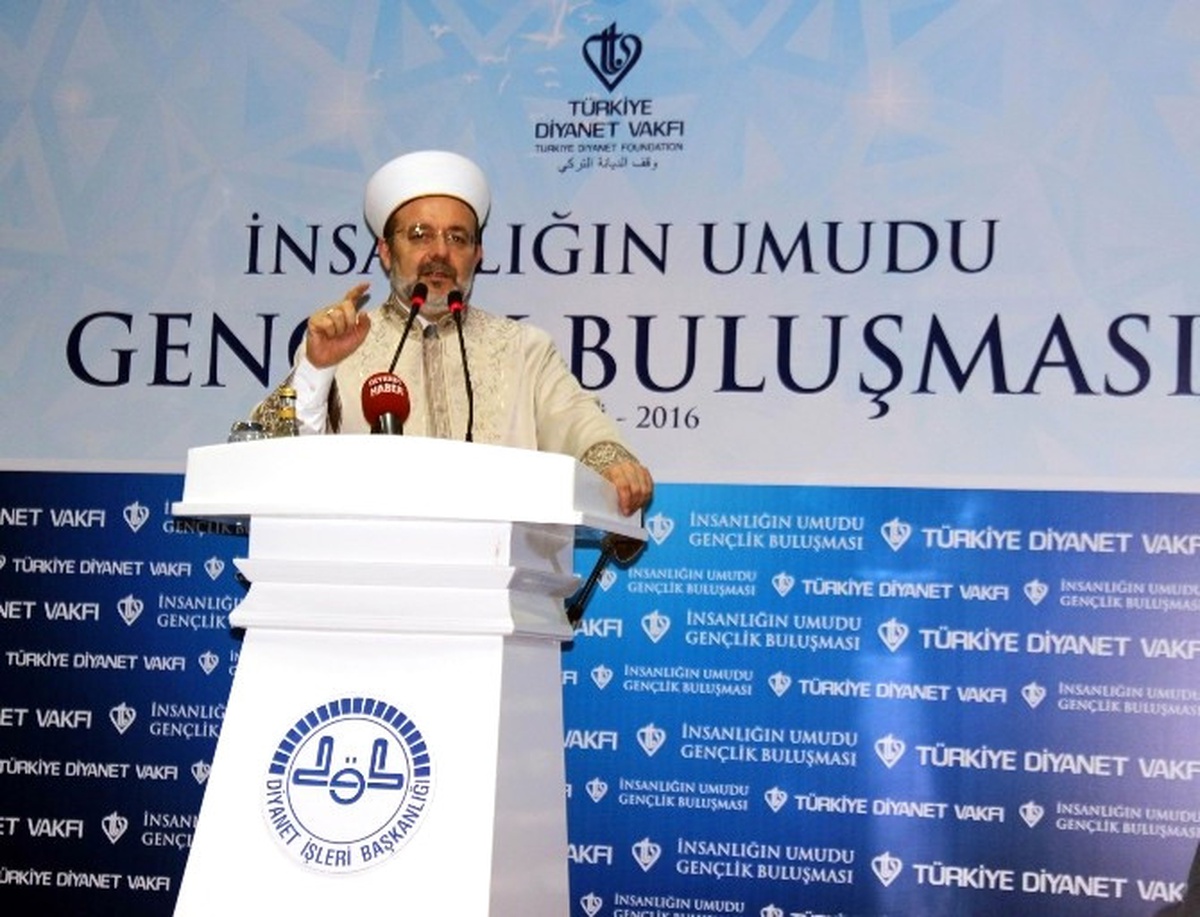 Diyanet İşleri Başkanı Görmez, Şehit Ömer Halisdemir İmam Hatip Lisesi\'ni Ziyaret Etti