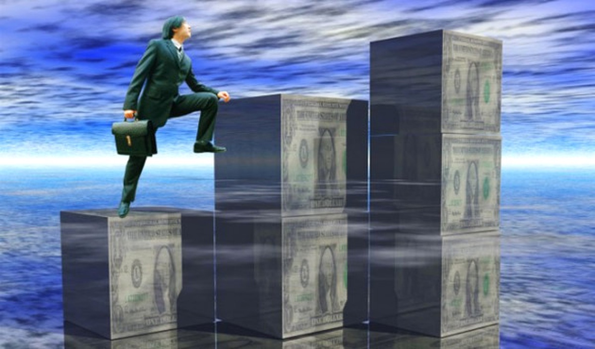 Dolar ve Euro Zirveden Uzaklaşmıyor