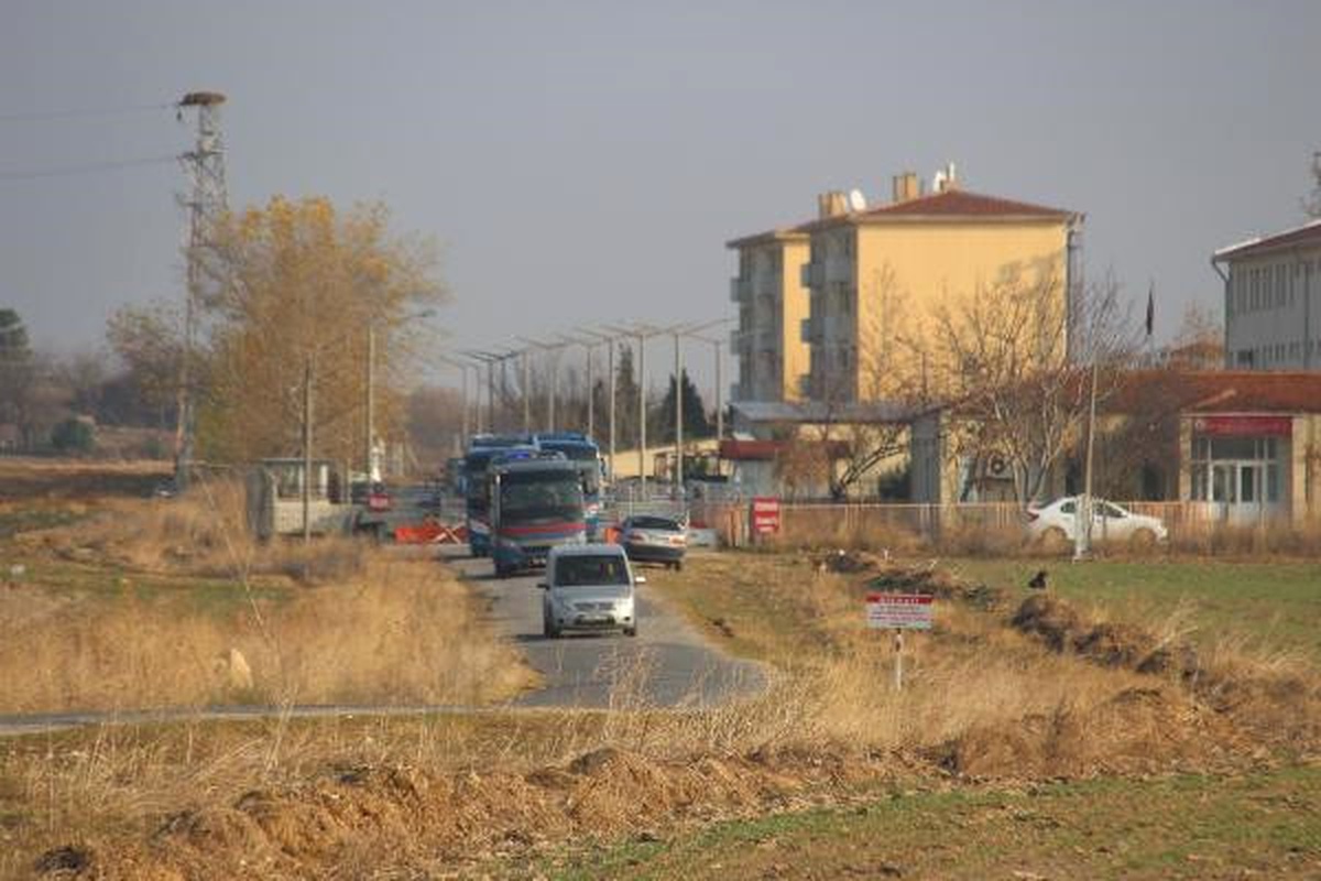 Edirne\'de 53 Fetö Tutuklusu Tekirdağ\'a Nakledildi