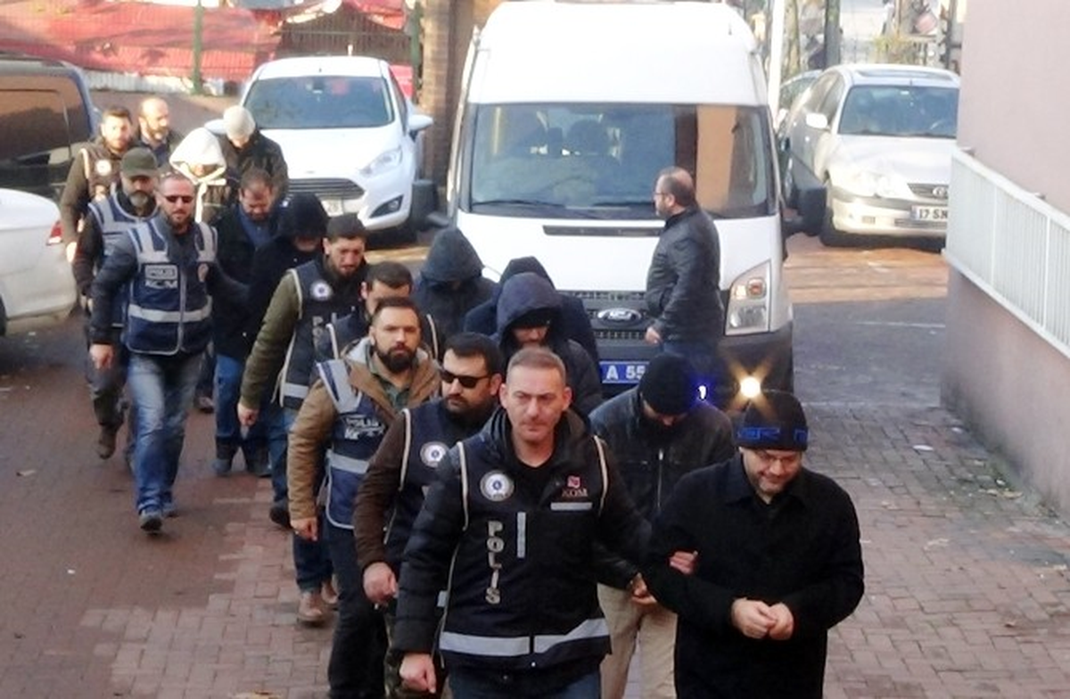 Fetö Soruşturmasında Gözaltındaki Akademisyenler Adliyeye Çıkartıldı