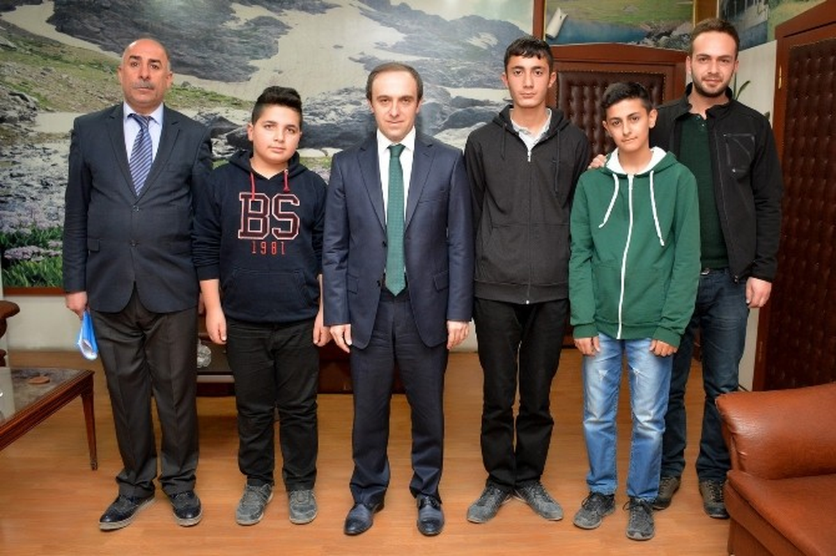 Hakkari\'de Altın Ödüllü Satranç Turnuvası