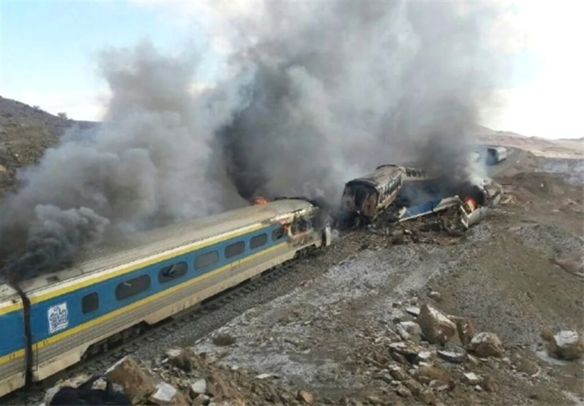 İran\'da Tren Kazası: 15 Ölü