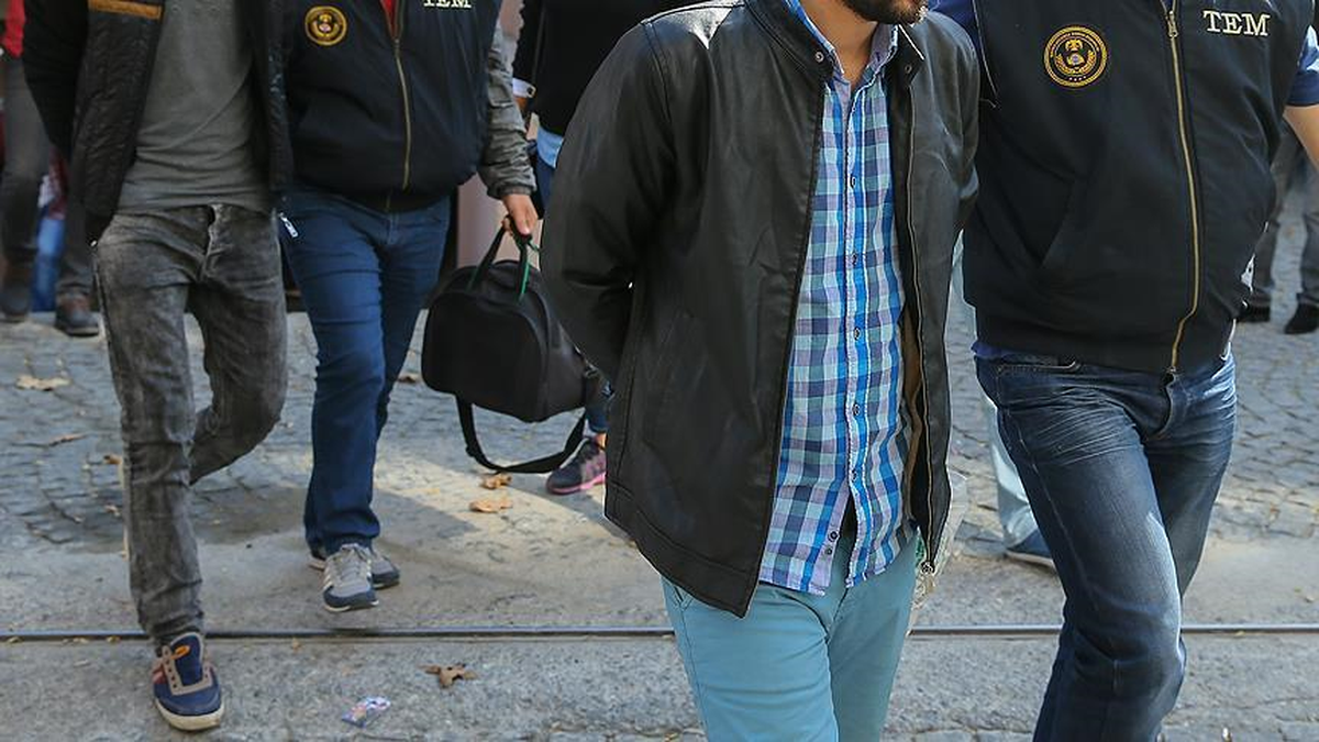 İstanbul\'da Fetö Operasyonu: 3 Gözaltı