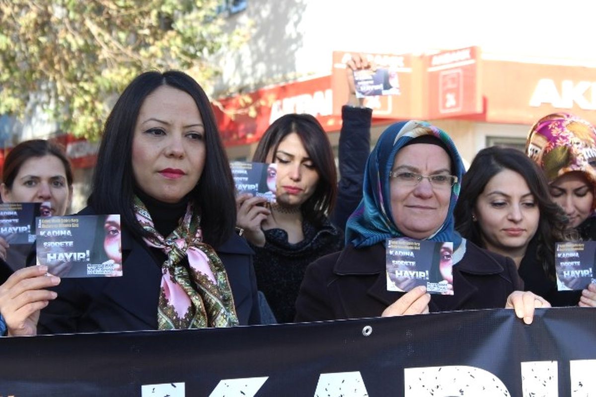 Kadına Yönelik Şiddete AK Parti Kadın Kollarından Tepki