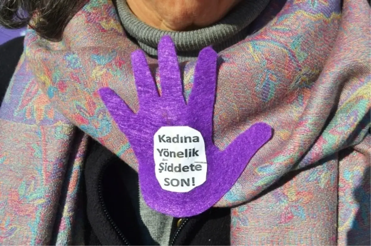 Kadına Yönelik Şiddete \'Dur\' Diyebilmek İçin Farkındalık Standı Açtılar