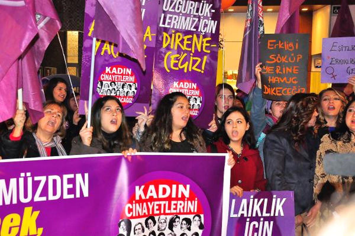 Kadınlardan Şiddete Karşı Balonlu Eylem