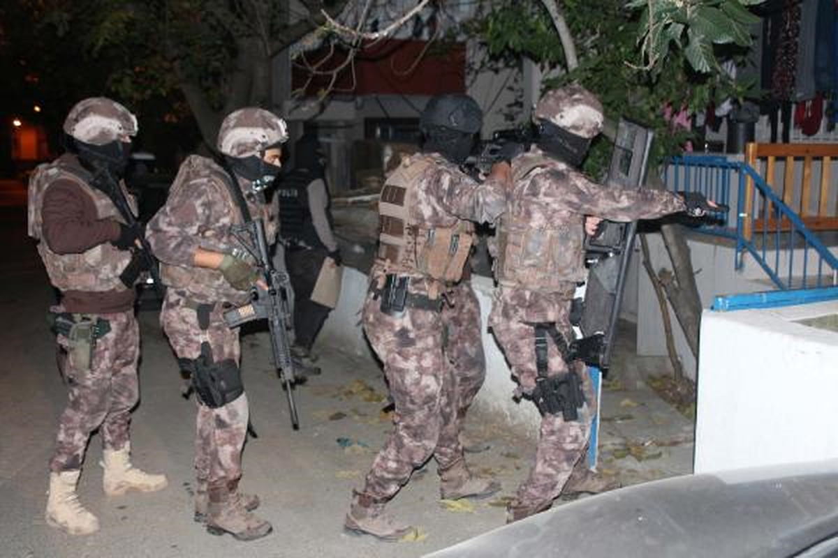 İstanbul'da Özel Harekat Polisleriyle Uyuşturucu Operasyonu