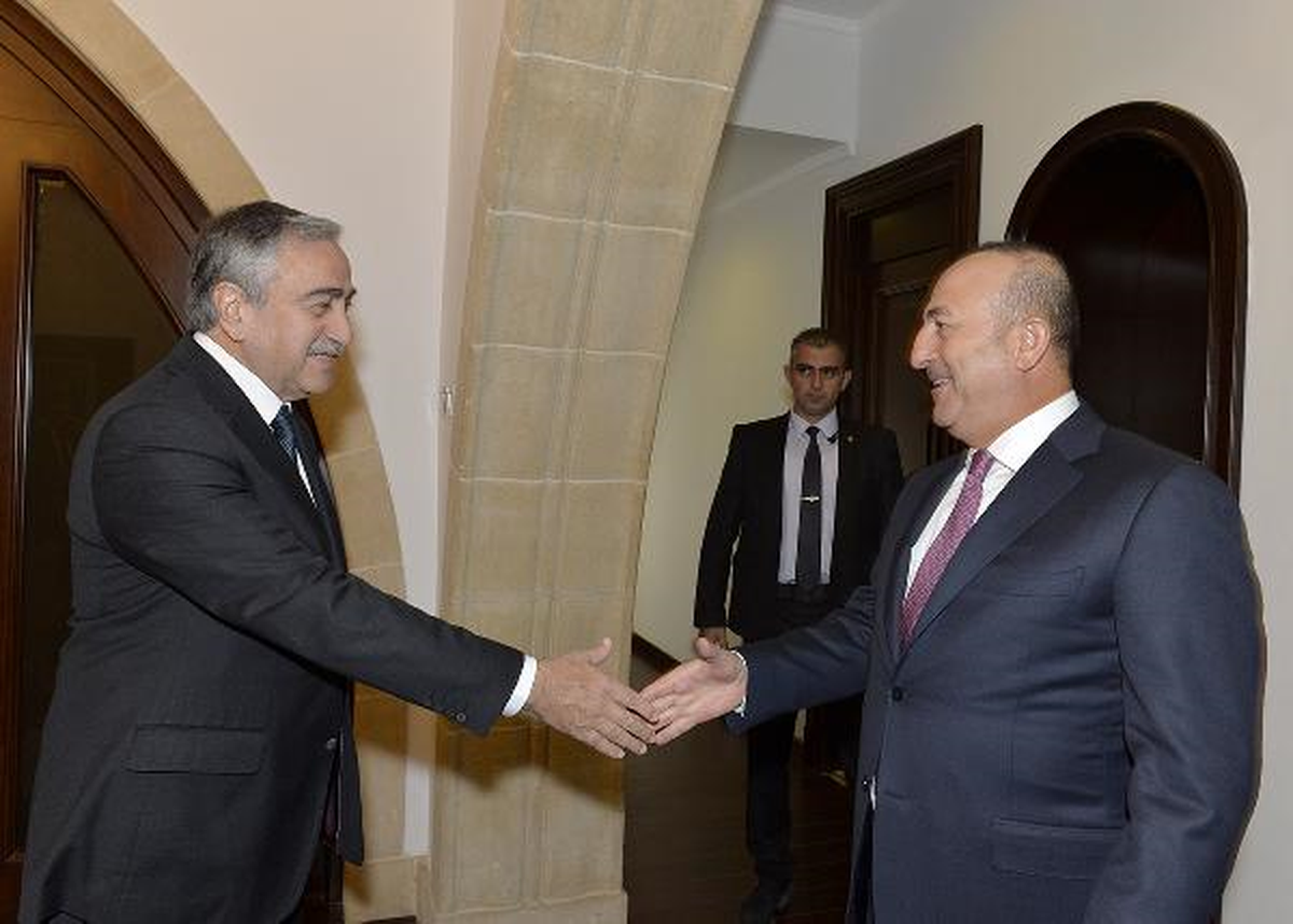 KKTC Cumhurbaşkanı Akıncı, Dışişleri Bakanı Mevlüt Çavuşoğlu\'nu Kabul Etti