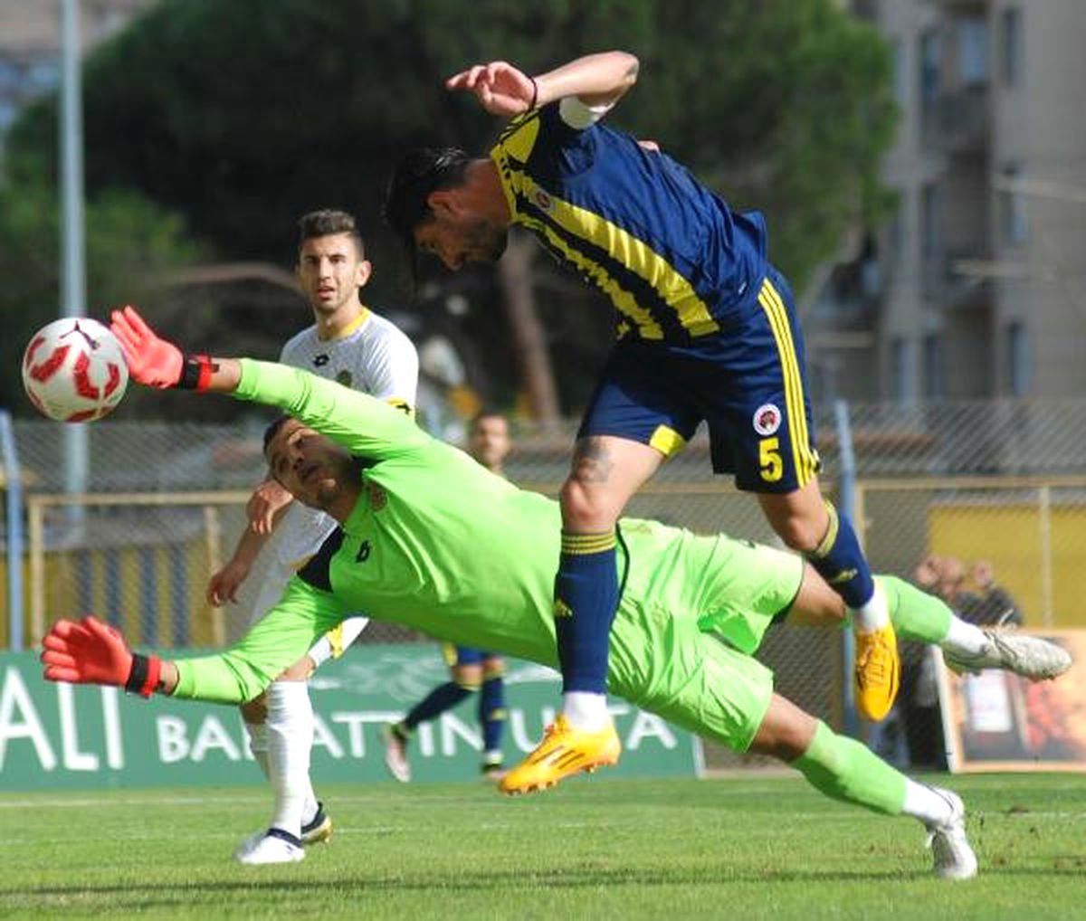 Menemen Belediyespor\'da Gizli Golcüsü Efe