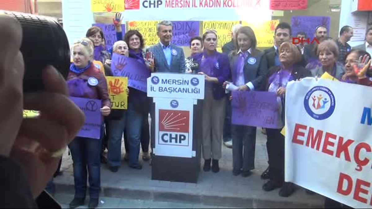 Mersin CHP\'li Kadınlar, Kadına Şiddet ve Tevacüzleri Protesto Etti