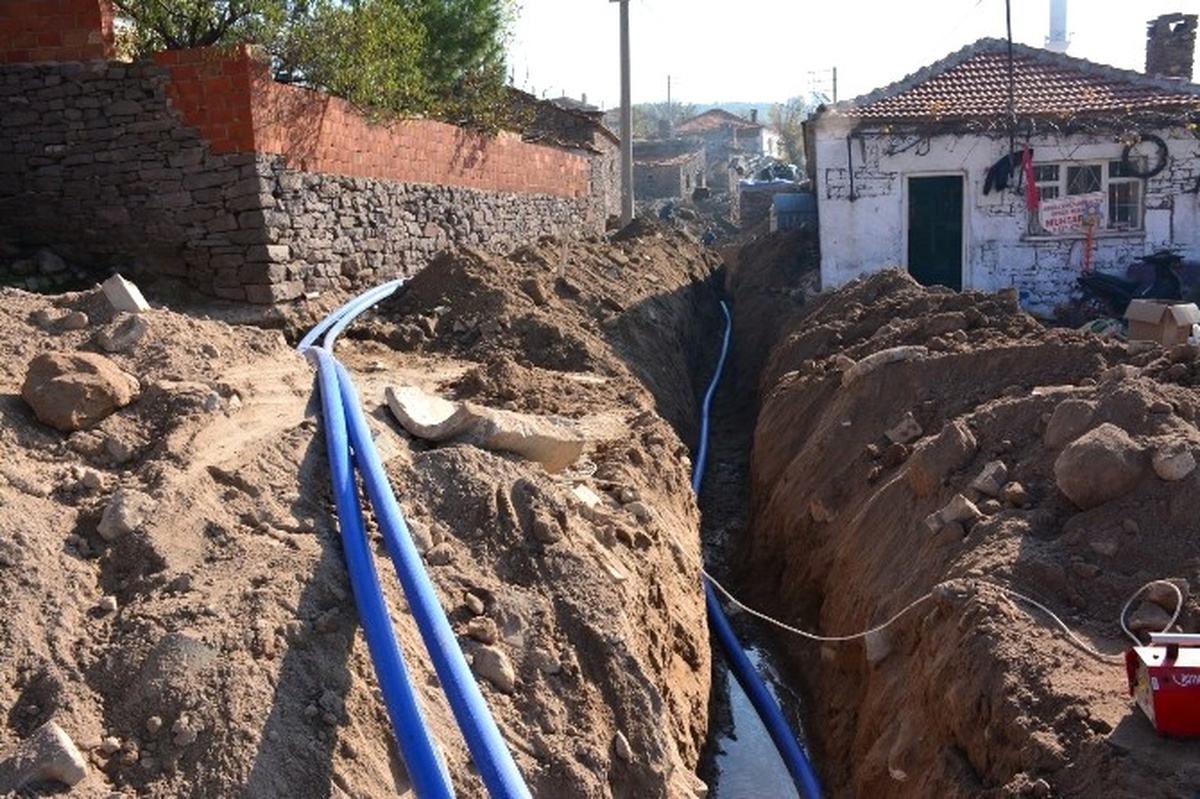 Örselli\'de İçme Suyu Hattı Yenileme Çalışmaları