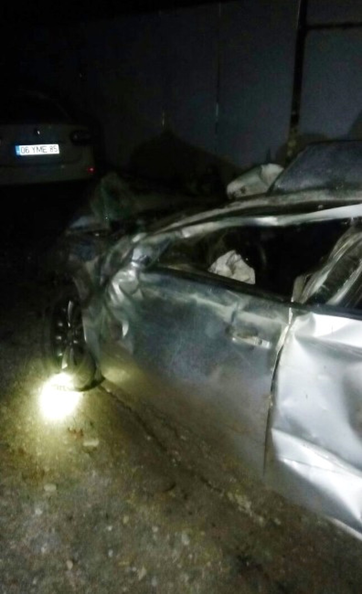 Otomobil Uçuruma Yuvarlandı: 3 Ağır Yaralı