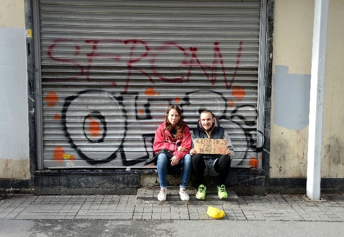 İstiklal Caddesi'nde Dünya Turu İçin Para Topladılar