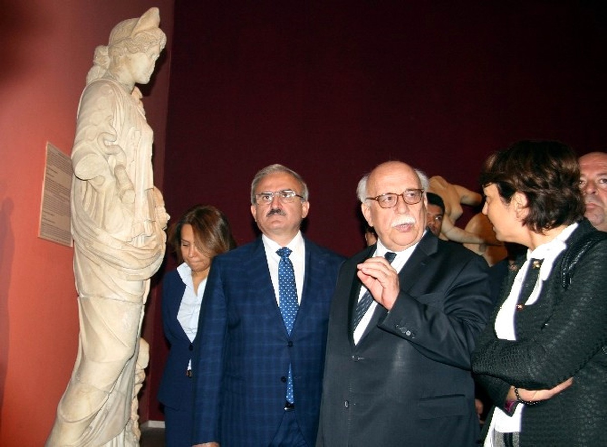 Perge\'den Çıkartılan 12 Yeni Eser Sergilenmeye Başladı