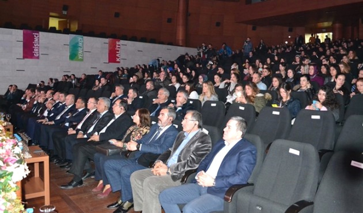 Tasarım Zirvesi, Merinos Akkm\'de Başladı