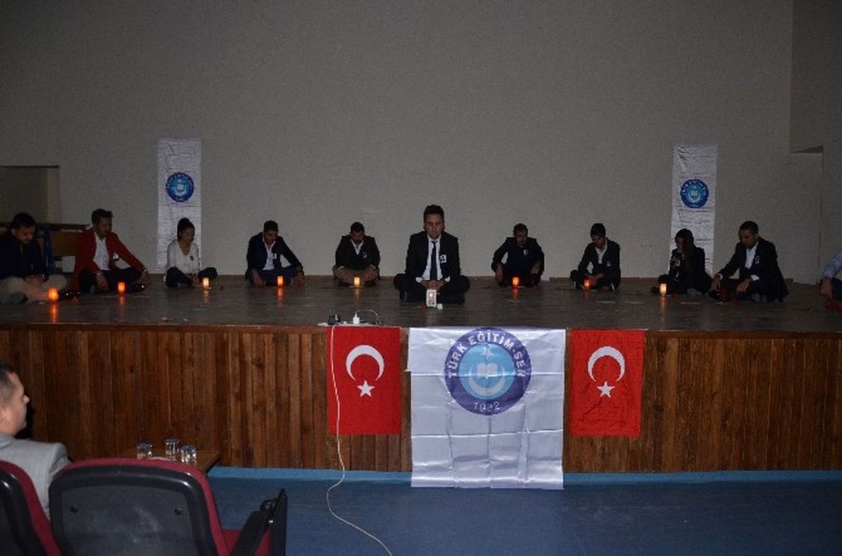Türk Eğitim-Sen\'den Şehitleri Anma Programı