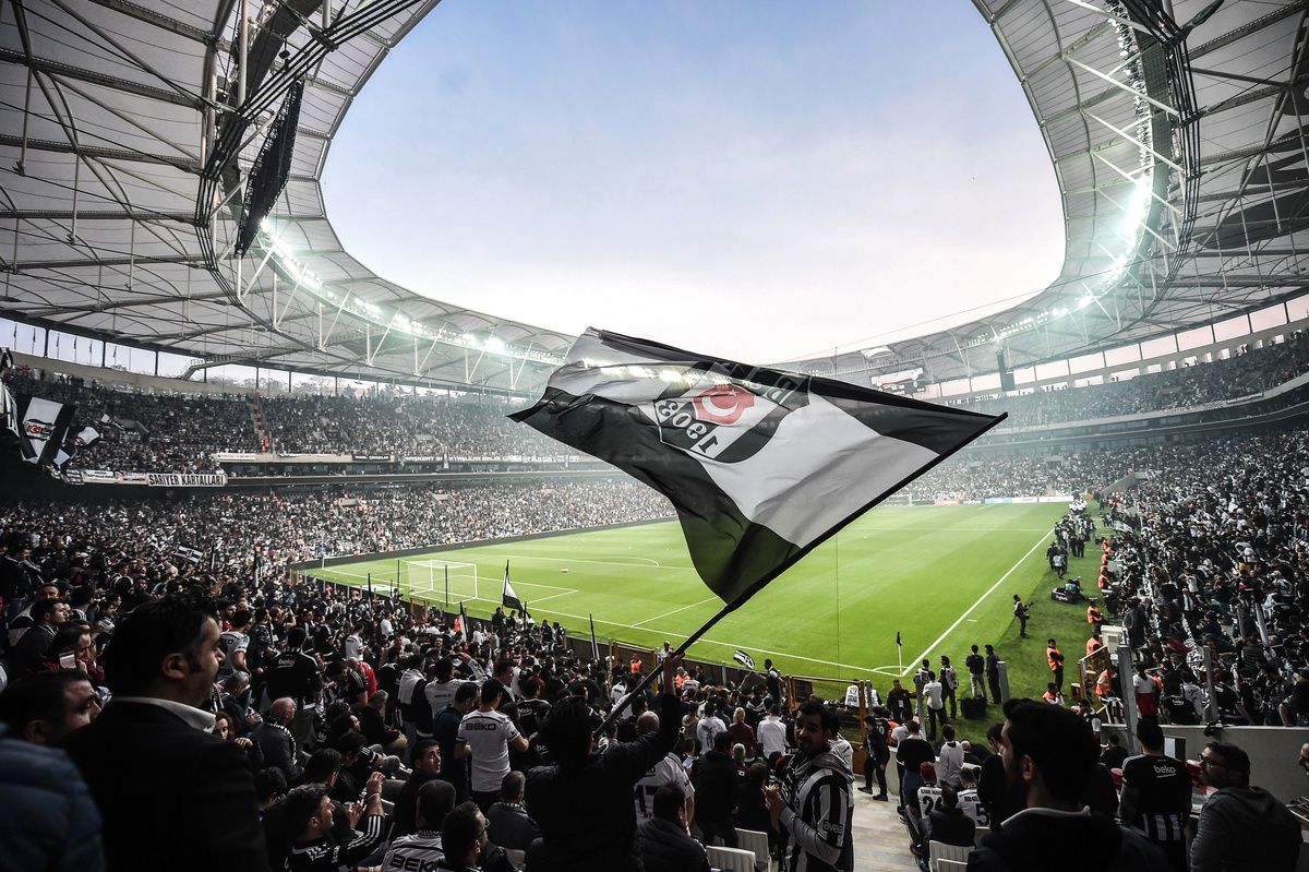 Vodafone Arena\'da Yenilmezler Karşı Karşıya