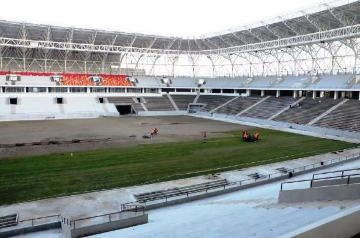 Bakanlar Çağatay Kılıç ve Bülent Tüfenkci Yeni Statta İncelemede Bulundu