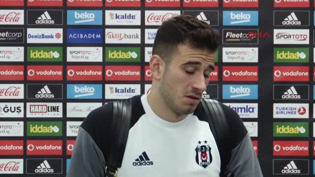 Beşiktaşlı Futbolcu Oğuzhan Özyakup Kesinlikle Faul Var Orda