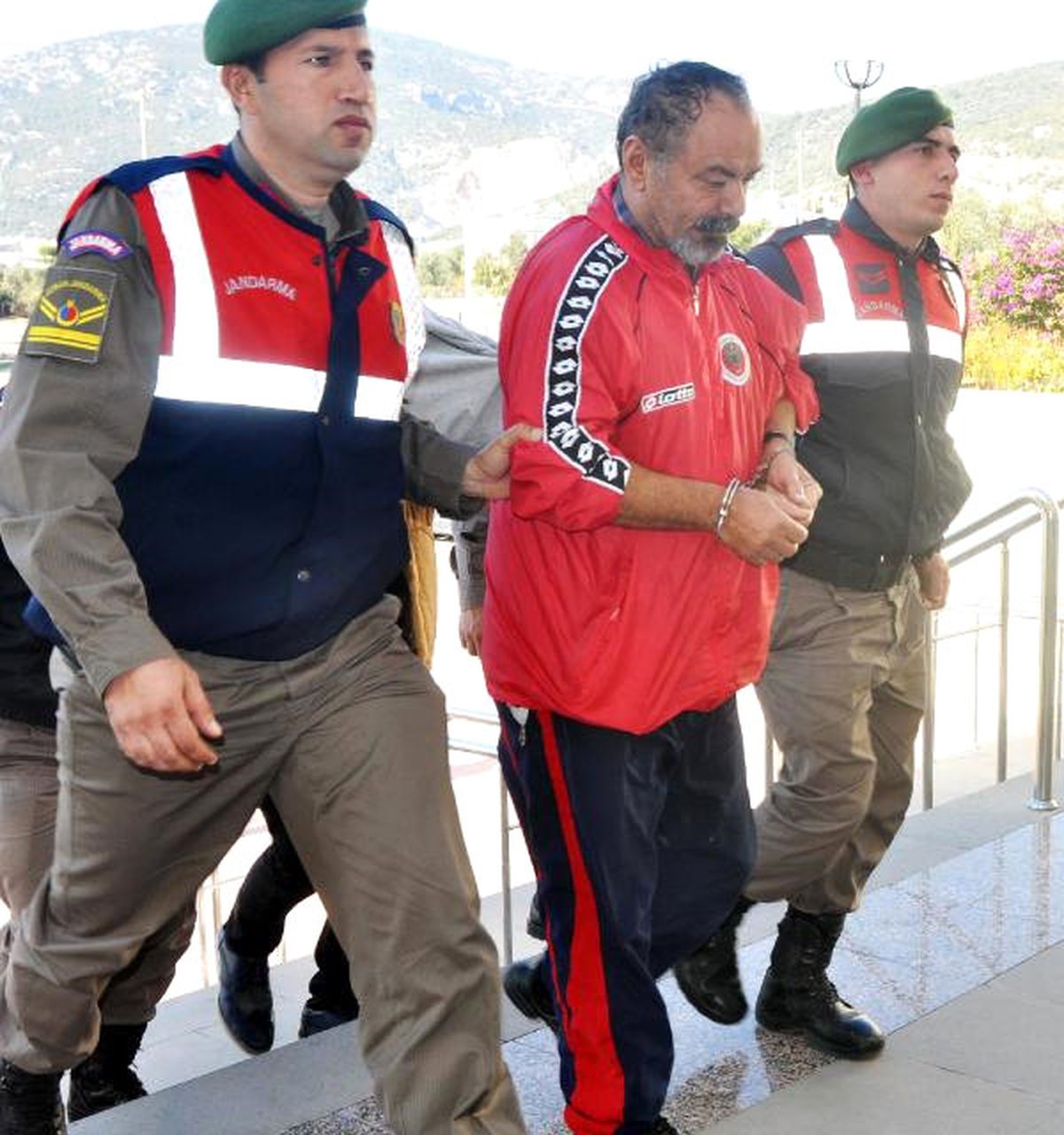 Bodrum\'da Göçmen Kaçakçılığına 9 Gözaltı