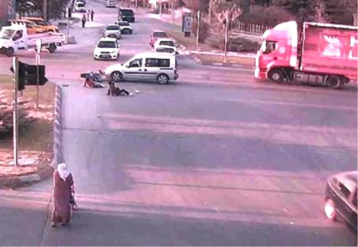 Bolu\'daki Trafik Kazaları Mobese Kamerasında