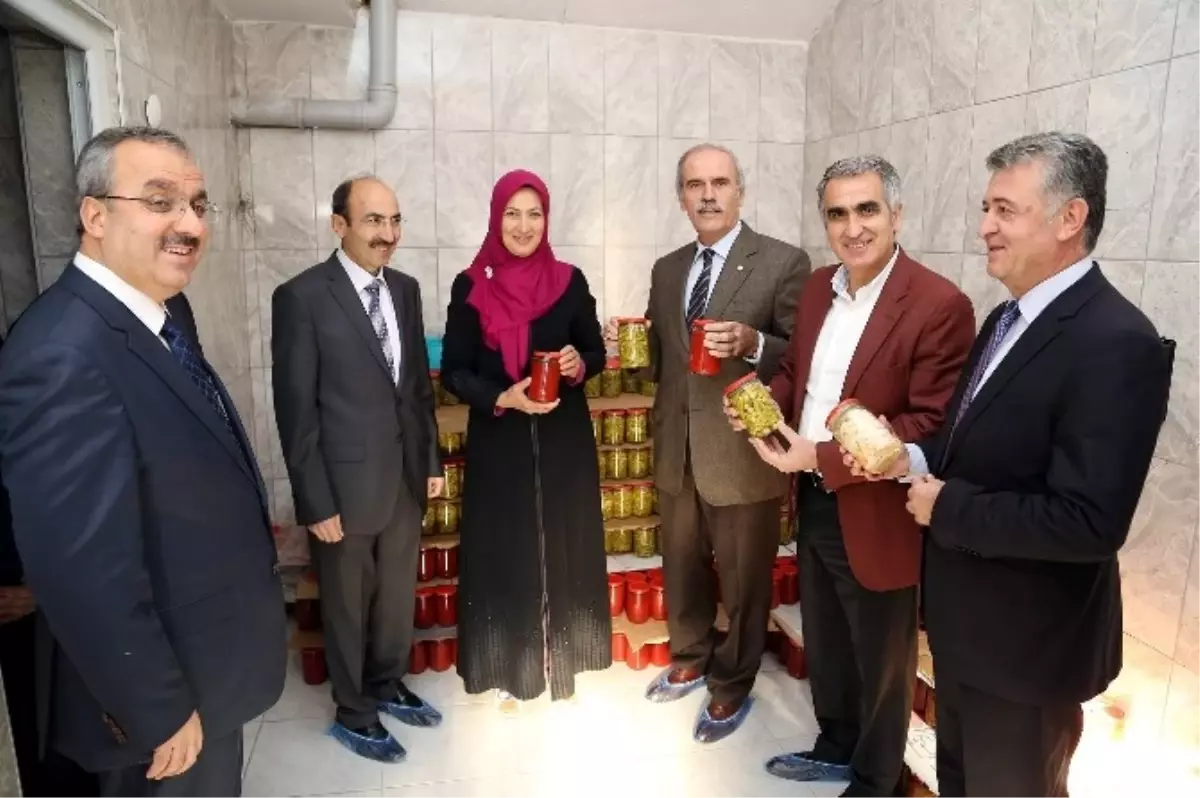 Bursa\'da Köylü Kadınlara Büyükşehir\'den Üretim Desteği