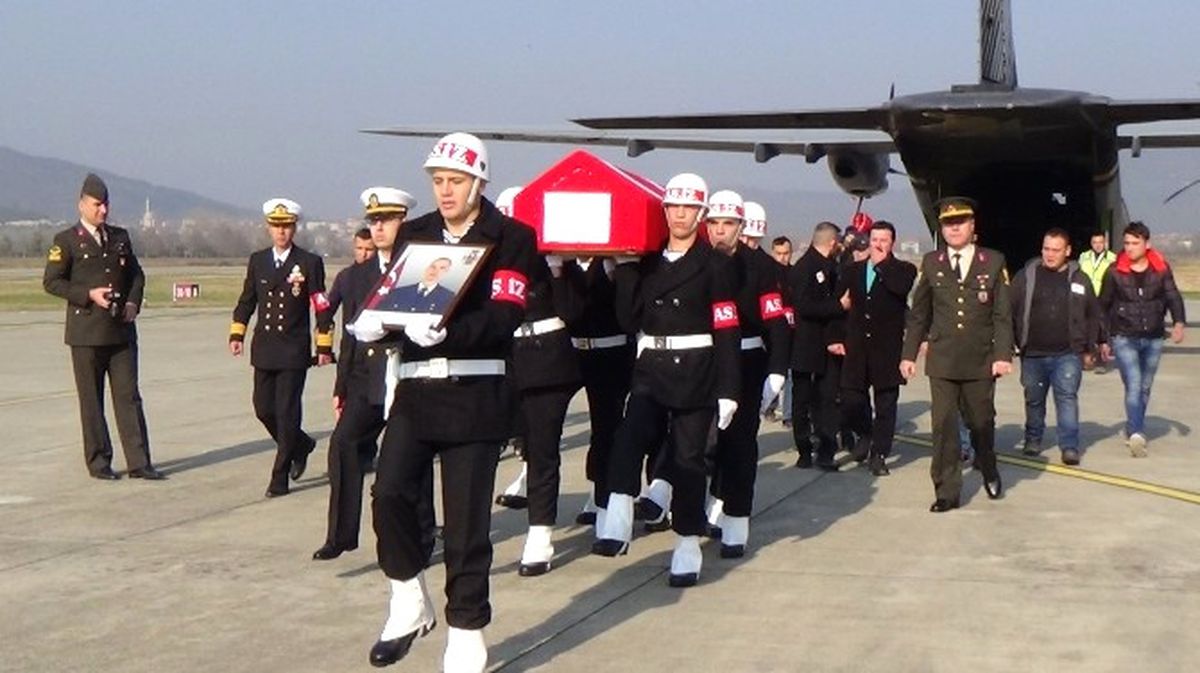 Fırat Kalkanı Harekatı\'nda Şehit Düşen Uzman Çavuşun Naaşı Zonguldak\'a Getirildi