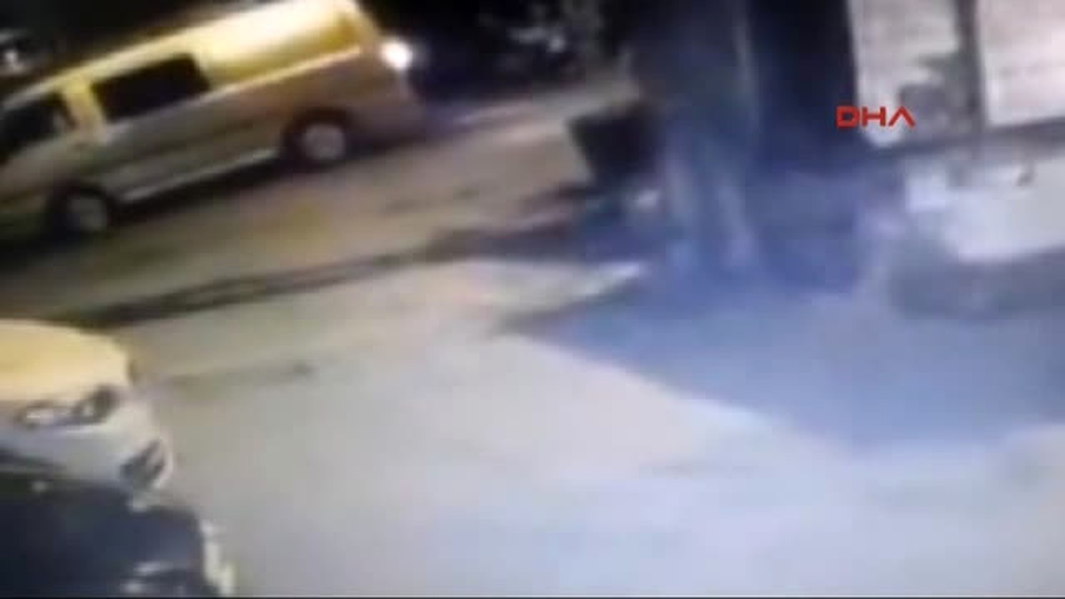 Güvenlik Kamerasındaki Uzun Namlu Silahla Gasp Yapan Zanlılar Yakalandı