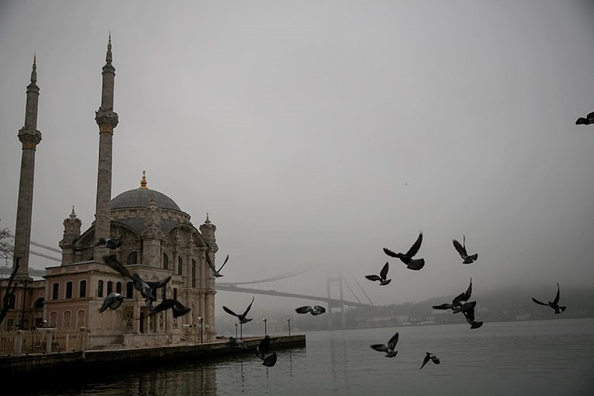 İstanbul Boğazı\'nda Sis Etkili Oluyor