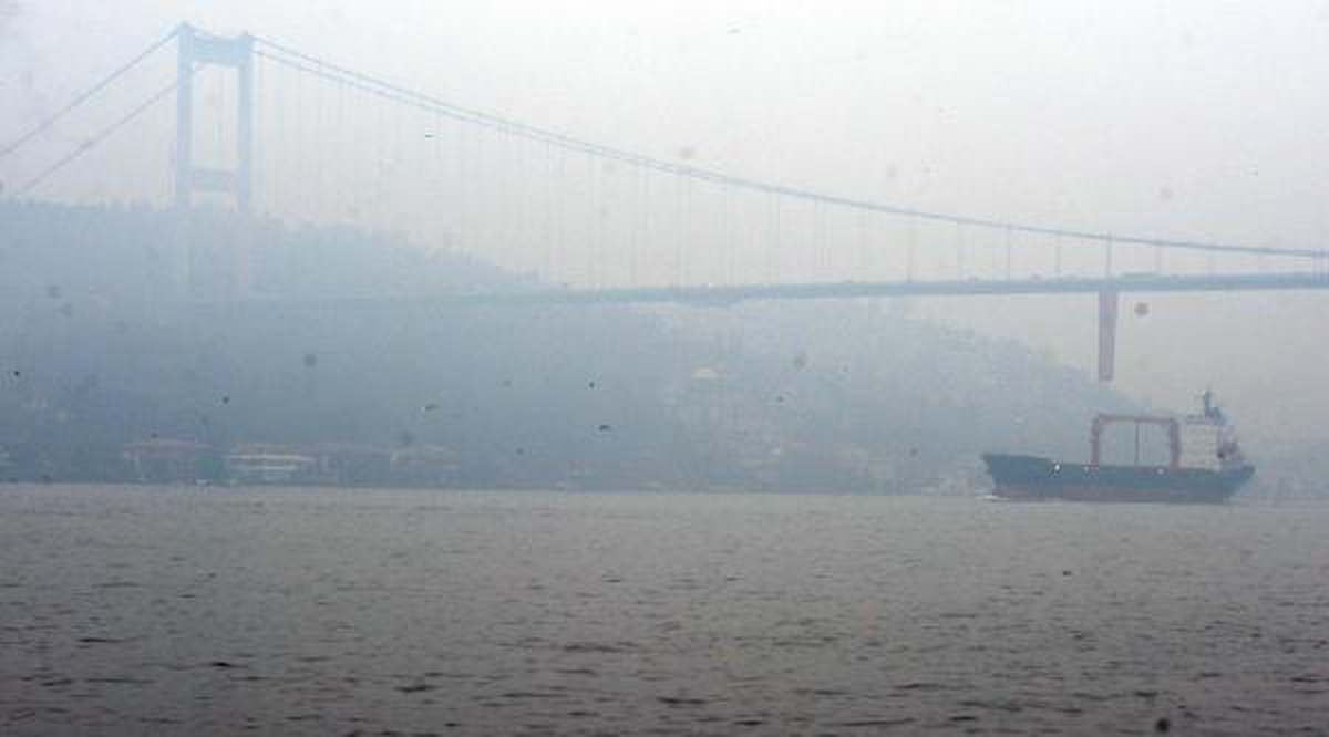 İstanbul Boğazı\'nda Sis Etkili Oluyor